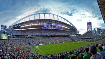 烟火袭客队引发骚乱 法乙巴斯蒂亚遭判负重罚